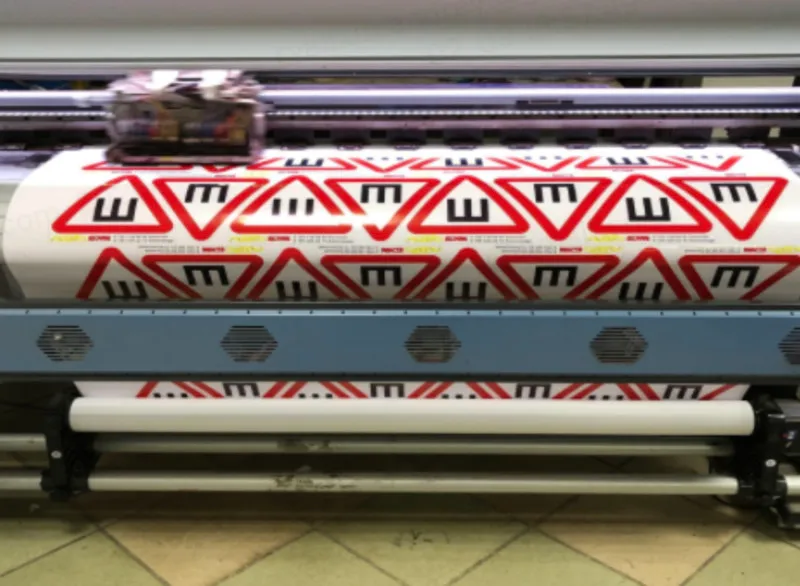 Печать на самоклеящейся пленке